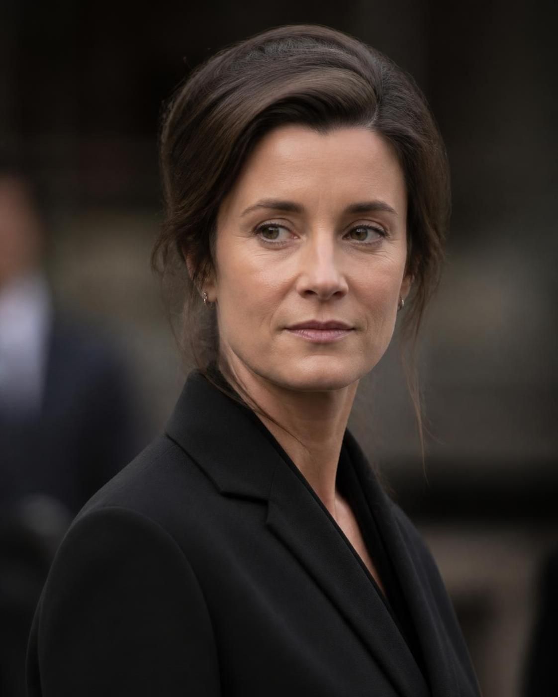 découvrez le parcours de nathalie tapie, entre l'héritage familial qui la façonne et son engagement personnel qui trace son propre destin. quelle voie choisira-t-elle ?